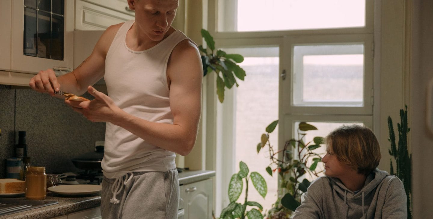 kako razgovarati sa tinejdžerom pexels-cottonbro-7254216